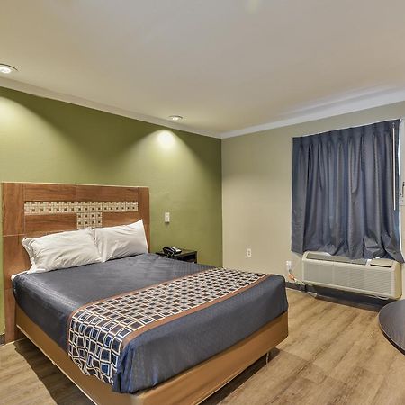 Budgetel Inn And Suites 롤리 외부 사진