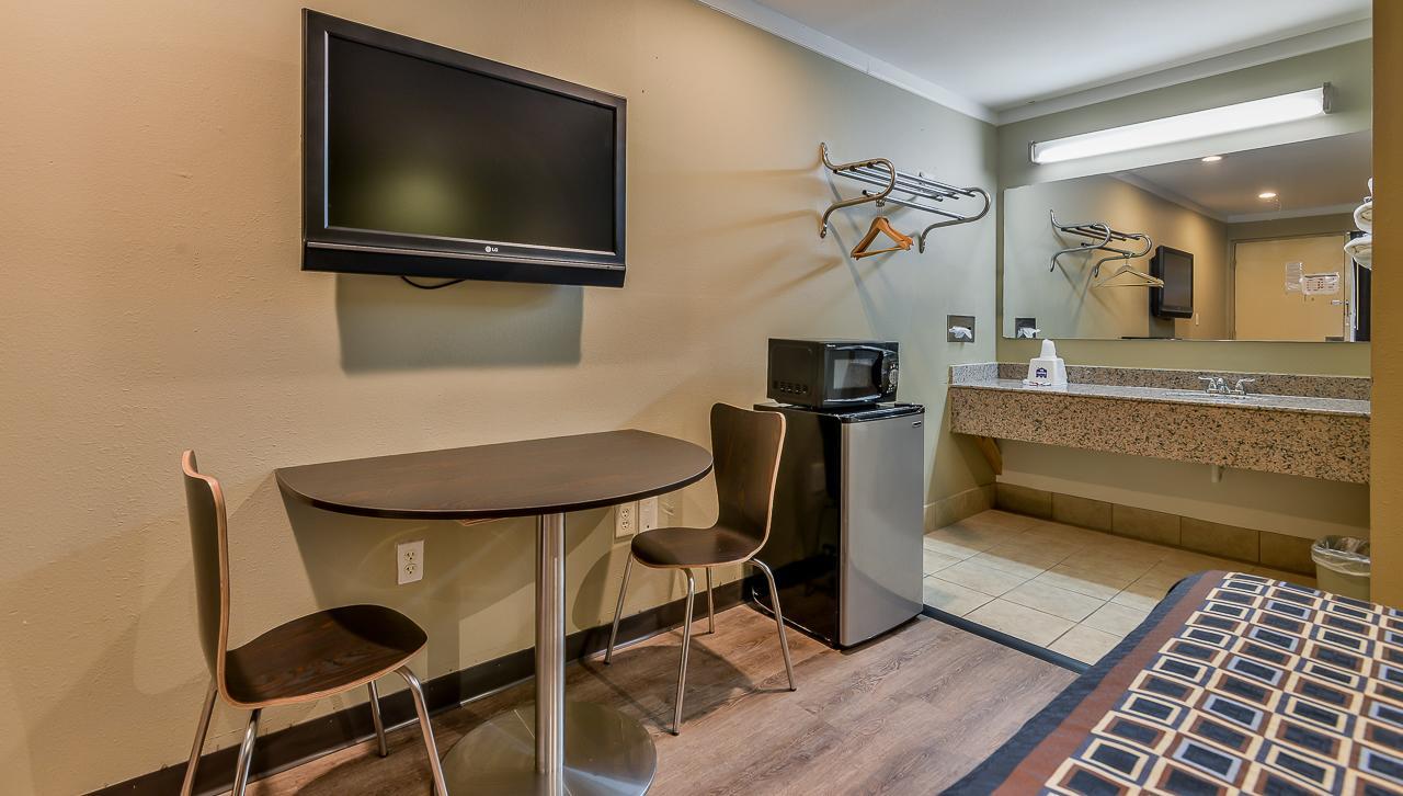 Budgetel Inn And Suites 롤리 외부 사진