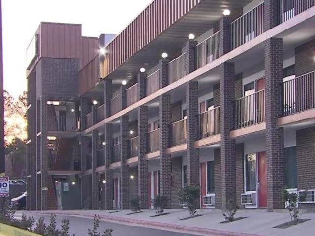 Budgetel Inn And Suites 롤리 외부 사진